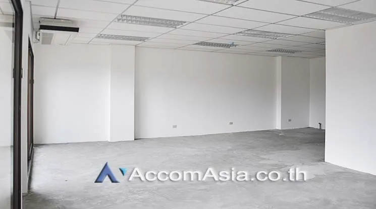 unit Office space For Rent in Ploenchit, Bangkok  near BTS Chitlom (AA16012)